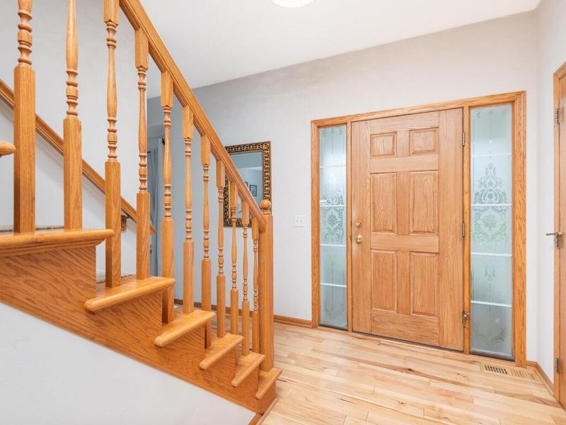 1632 Seashell Ln, Waconia, MN 55387