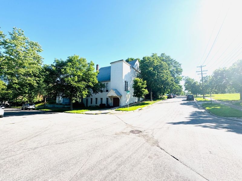 284 Bates Ave, Saint Paul, MN 55106