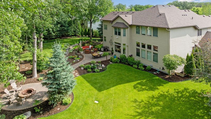 9240 Red Oak Dr, Victoria, MN 55386