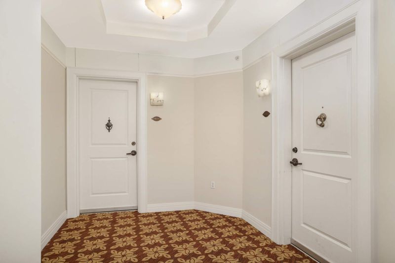 1060 Grand Ave #411, Saint Paul, MN 55105