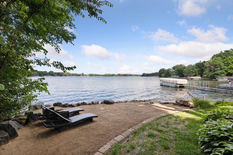 353 Maple Island Rd, Burnsville, MN 55306