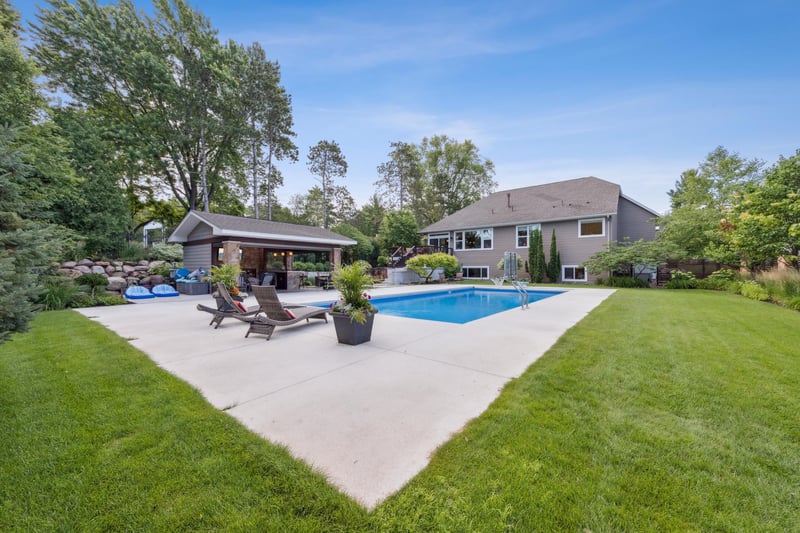 641 Callahan Pl, Mendota Heights, MN 55118
