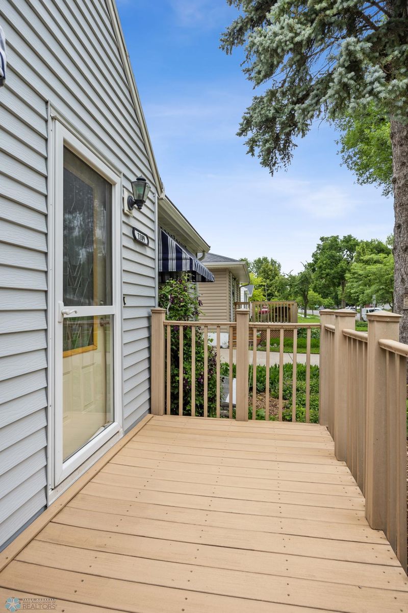 1109 14th St N, Moorhead, MN 56560