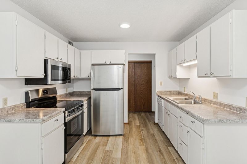 311 Pleasant Ave #501, Saint Paul, MN 55102