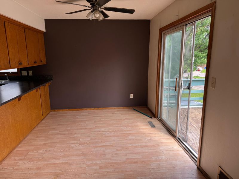 663 Iowa Ave E, Saint Paul, MN 55106