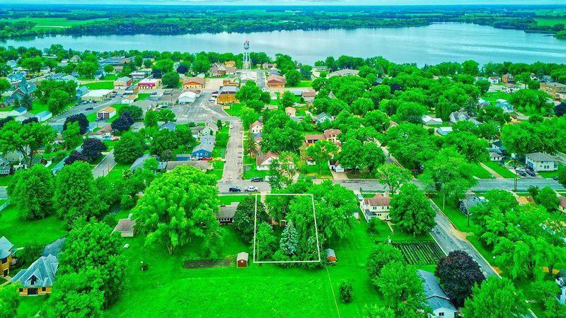 402 Frank St NW, Silver Lake, MN 55381