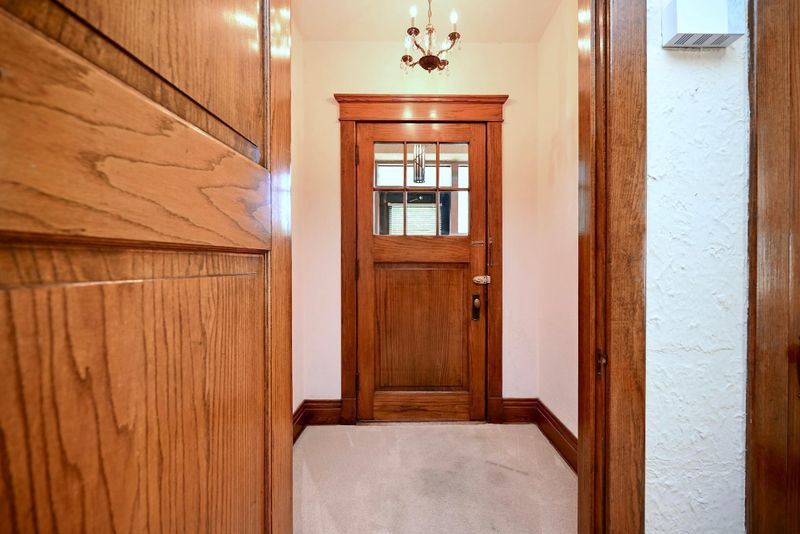 558 W King St, Winona, MN 55987