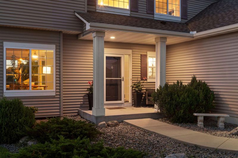 1246 Night Trl, Waconia, MN 55387