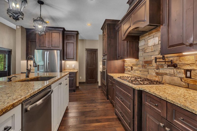 1710 39th St S, Saint Cloud, MN 56301