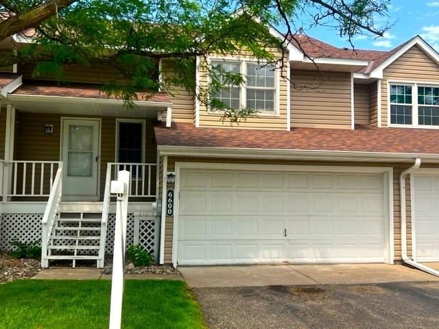 6600 Upper 23rd St N, Oakdale, MN 55128