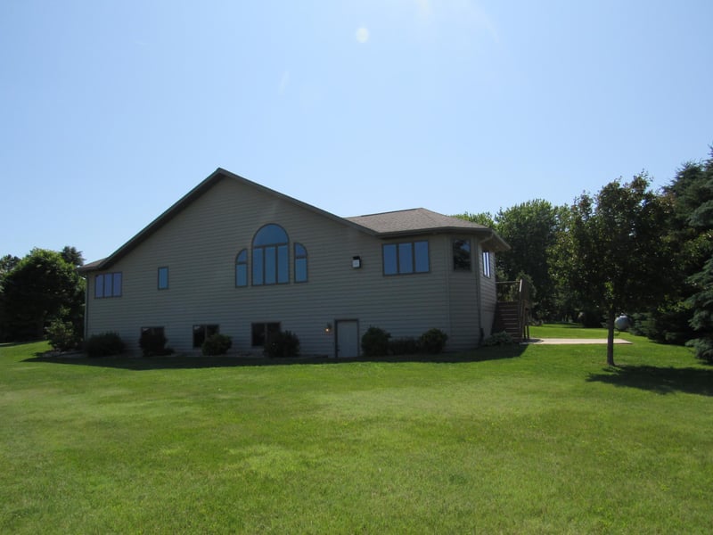 316 8th St NE, Fulda, MN 56131