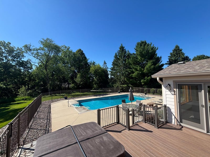 160 River Bluff Pl NW, Rochester, MN 55901