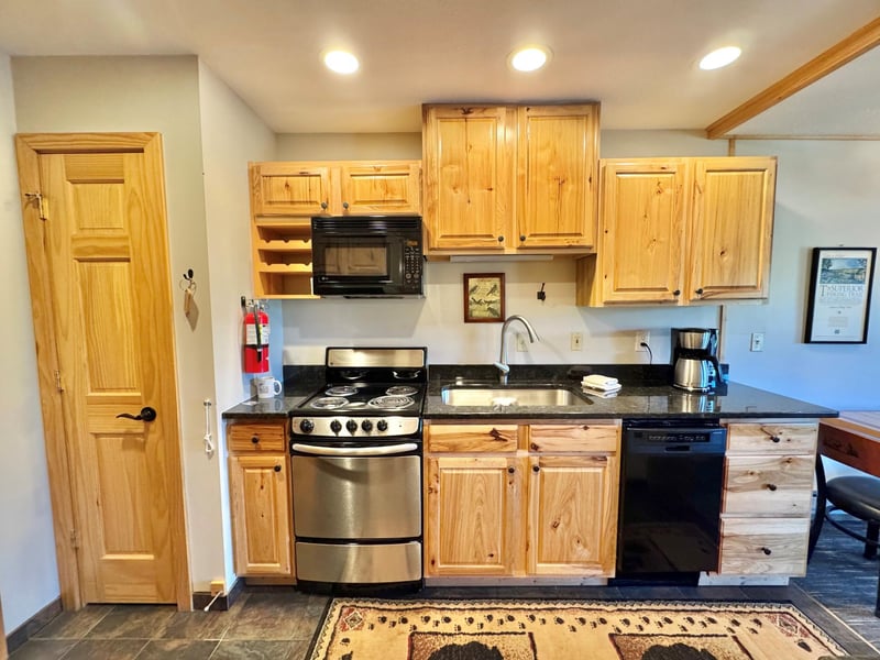 140 Bridge Run Ln #C, Tofte, MN 55615