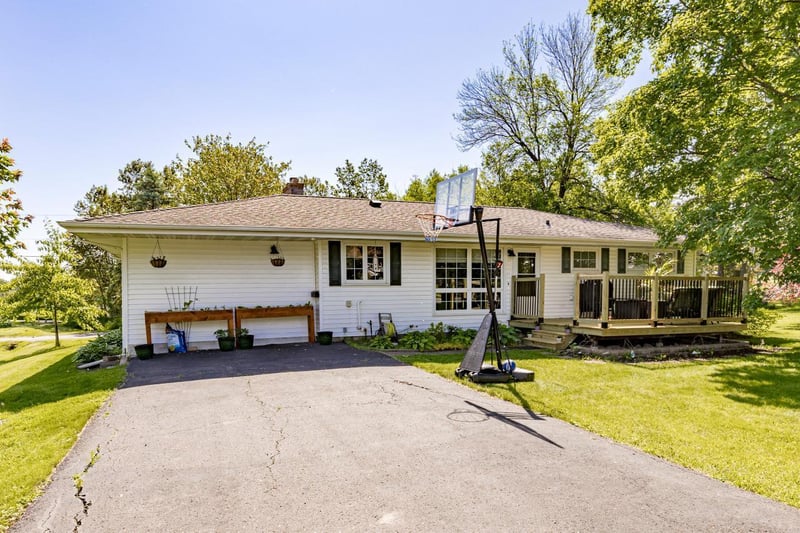 315 N Ugstad Rd, Duluth, MN 55810