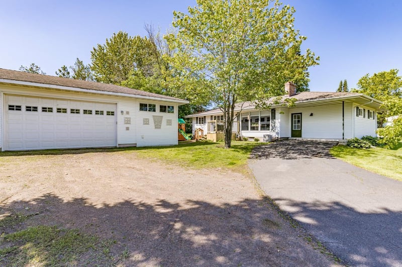 315 N Ugstad Rd, Duluth, MN 55810
