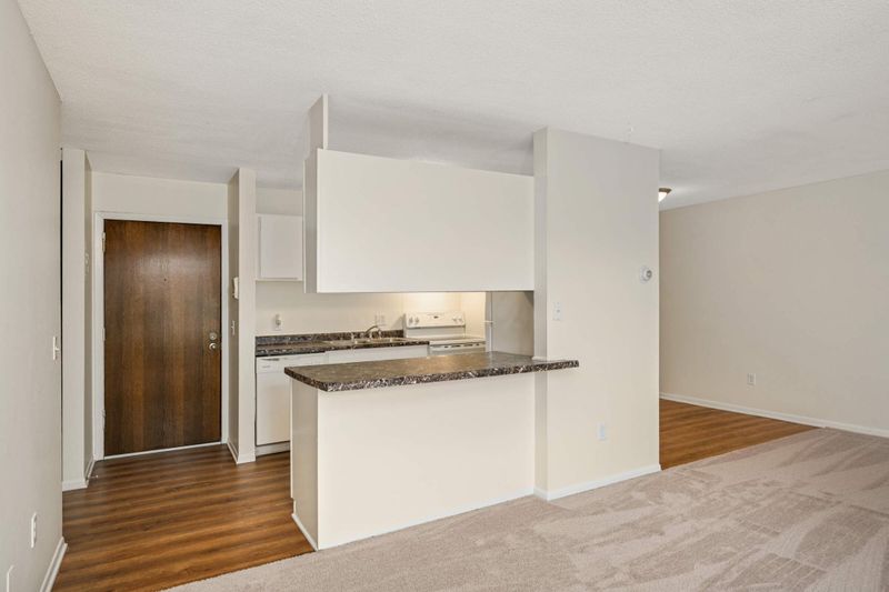4130 Rahn Rd #310, Eagan, MN 55122