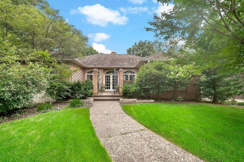 7444 Shannon Dr, Edina, MN 55439
