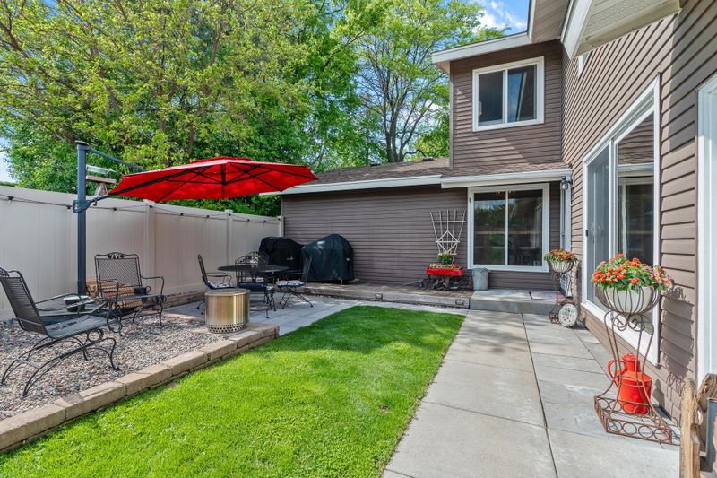 3272 Lower 67th St E, Inver Grove Heights, MN 55076