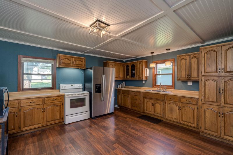 314 Langford Ave, Kenyon, MN 55946