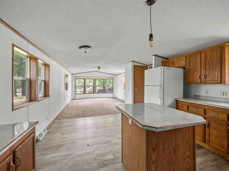 46 Riverside Terrace Dr, Watertown, MN 55388