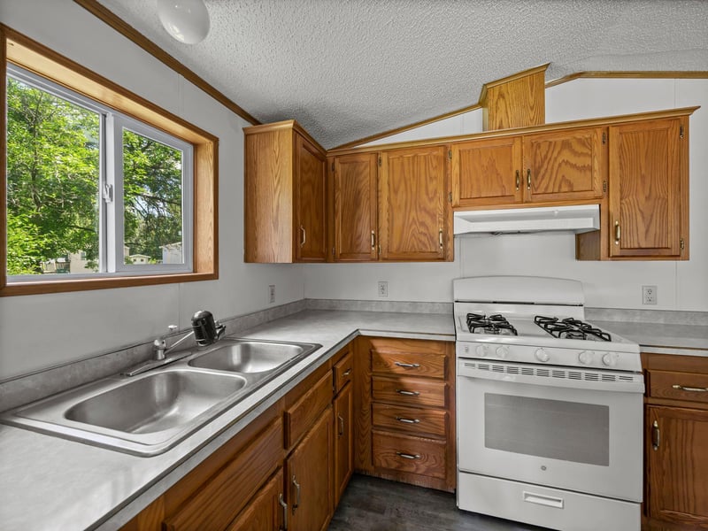 46 Riverside Terrace Dr, Watertown, MN 55388