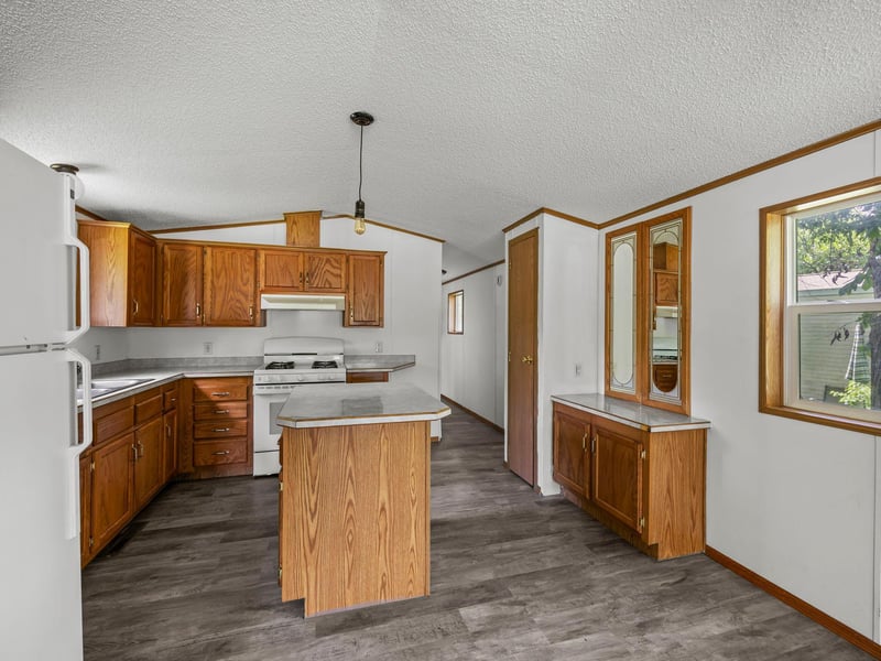 46 Riverside Terrace Dr, Watertown, MN 55388