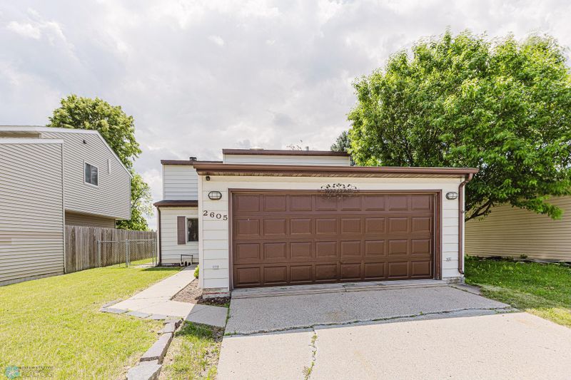 2605 29th Ave S, Moorhead, MN 56560