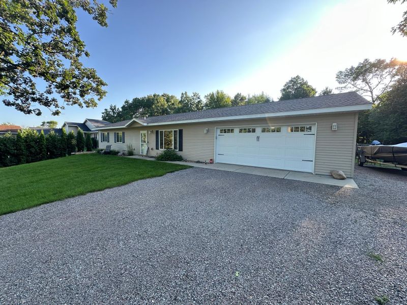 816 Thomas Dr NE, Alexandria, MN 56308