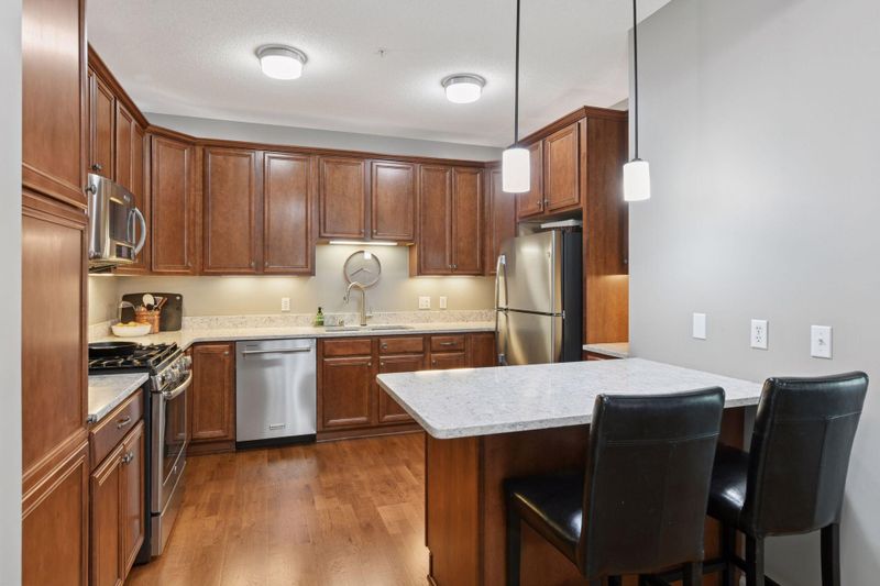 5275 Grandview Sq #3109, Edina, MN 55436