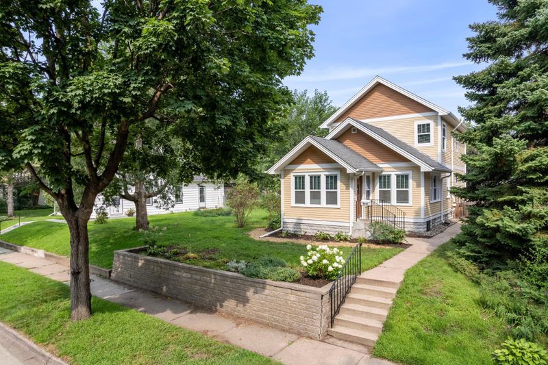 5247 33rd Ave S, Minneapolis, MN 55417