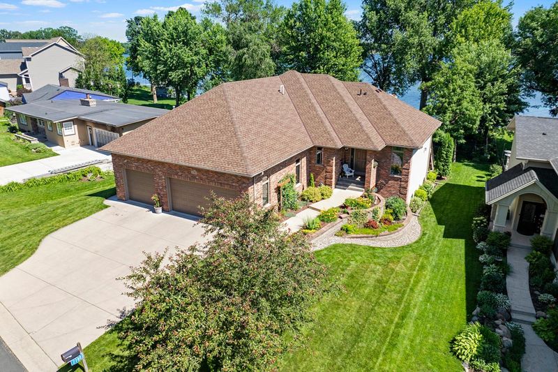 2780 South Shore Dr, Prior Lake, MN 55372