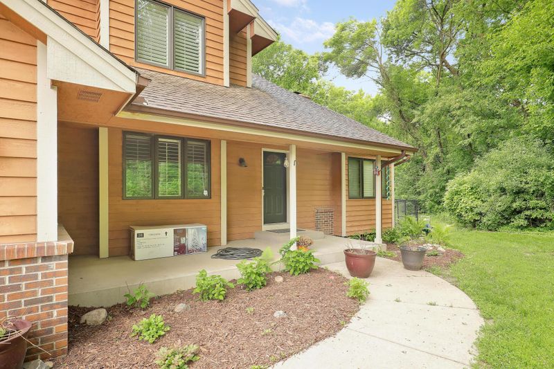 655 Trails End Rd, Mound, MN 55364