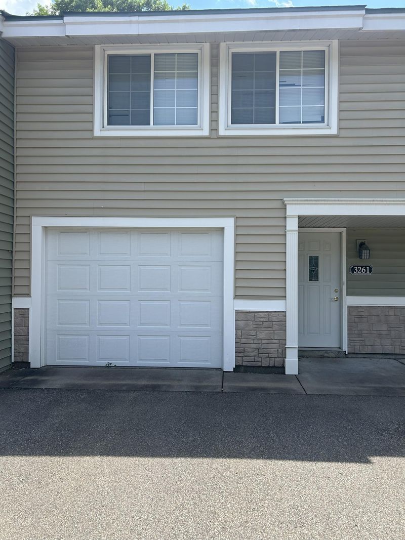 3261 Hill Ridge Dr, Eagan, MN 55121