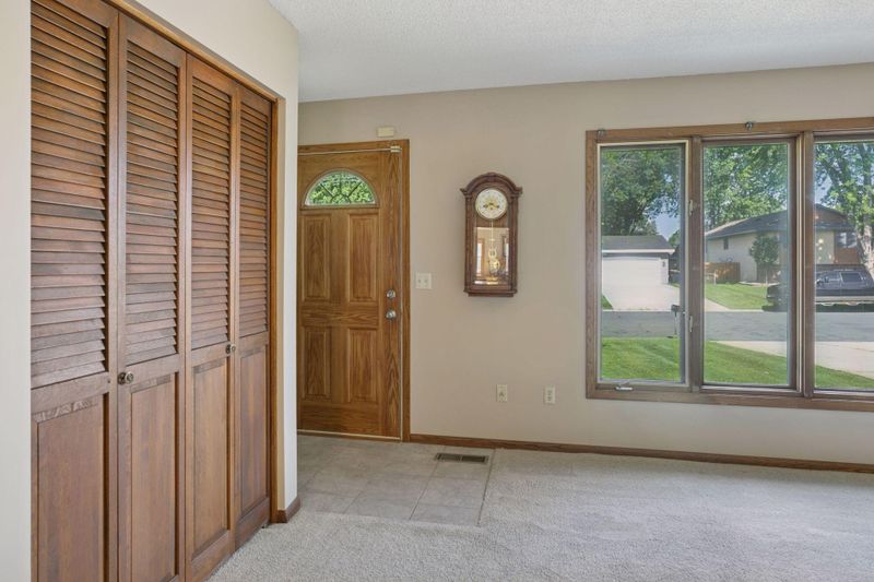 1017 Shawmut St S, Shakopee, MN 55379