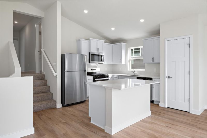 620 Redwood Loop N, Cambridge, MN 55008