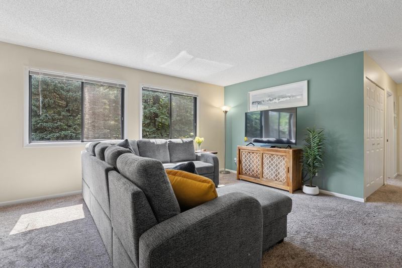 13525 Zenith Ln, Eden Prairie, MN 55346