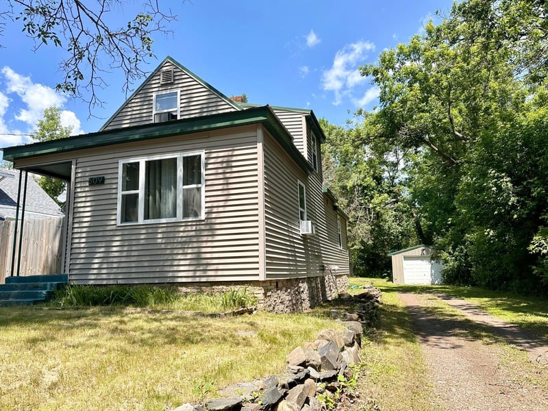 609 6th St, Moose Lake, MN 55767