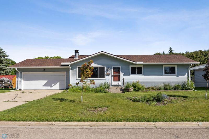 219 Campbell Rd, Crookston, MN 56716
