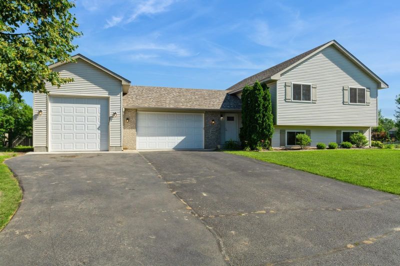13339 3rd Ave S, Zimmerman, MN 55398