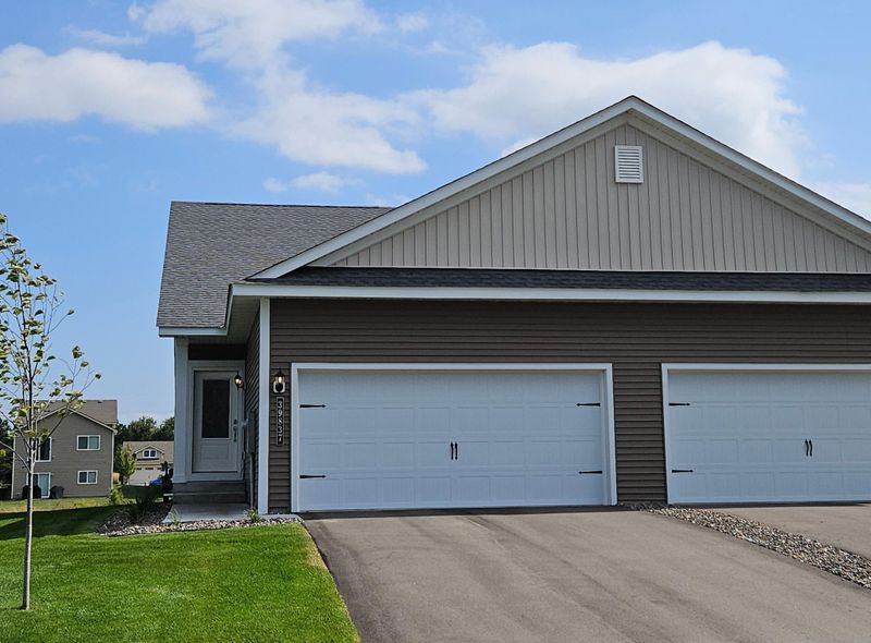 39773 Fallbrook Ave, North Branch, MN 55056