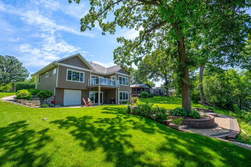 311 Lake Ave S, Spicer, MN 56288