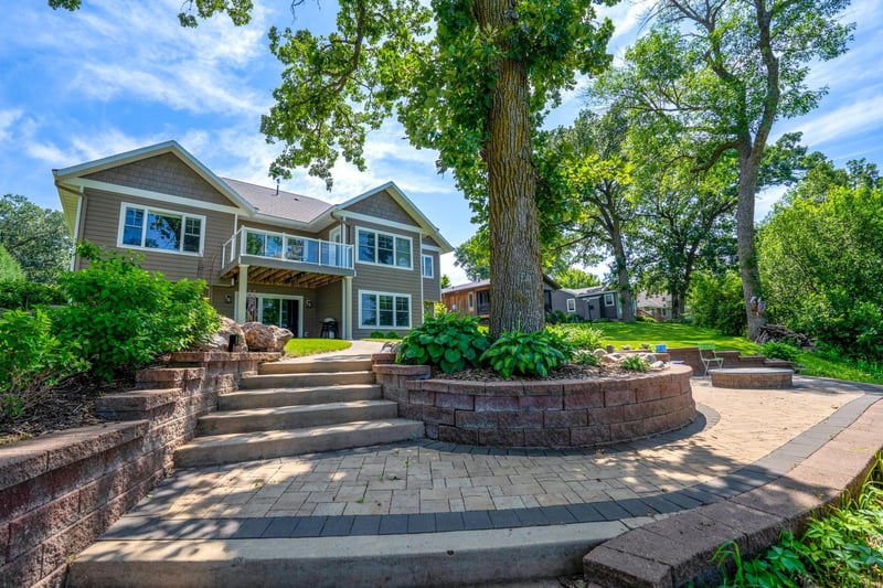 311 Lake Ave S, Spicer, MN 56288