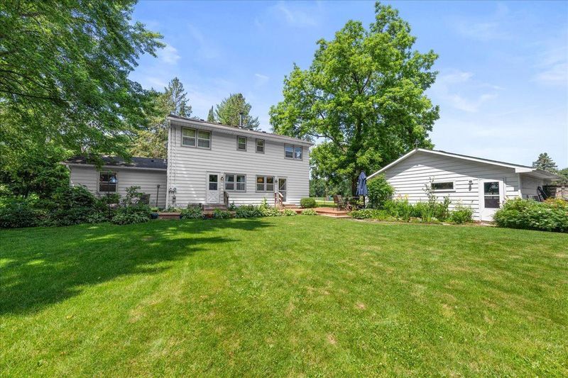 16333 3rd St S, Lakeland, MN 55043