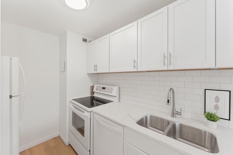 15 S 1st St #A307, Minneapolis, MN 55401