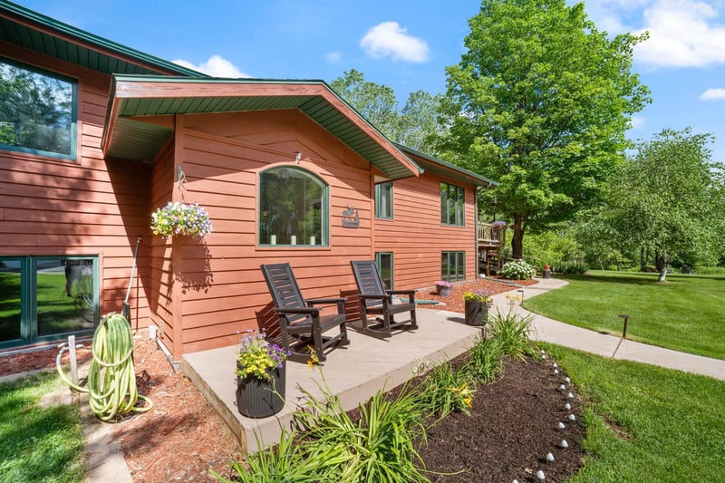 589 Seboe Rd, Wrenshall, MN 55797
