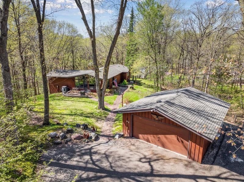 11 Eagle Ridge Rd, North Oaks, MN 55127