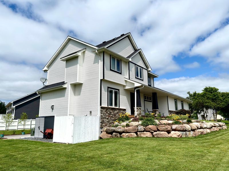 2130 Erie Dr, Northfield, MN 55057