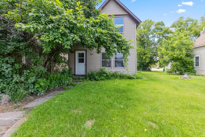 219 N 10th St, Brainerd, MN 56401