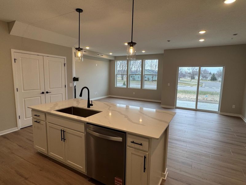 21926 Harvest Ave, Rogers, MN 55374