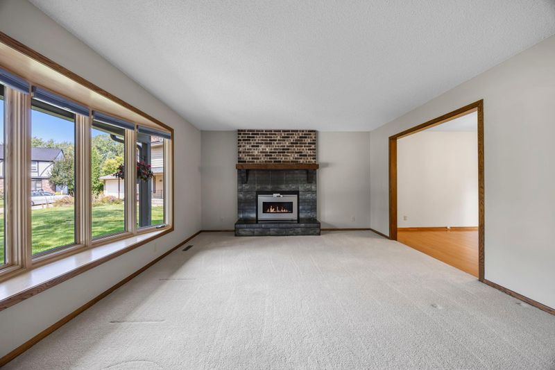 3716 Chatham Ct, Arden Hills, MN 55112